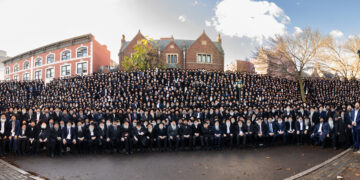 6500 שלוחי חב”ד נעמדו לתמונה המסורתית