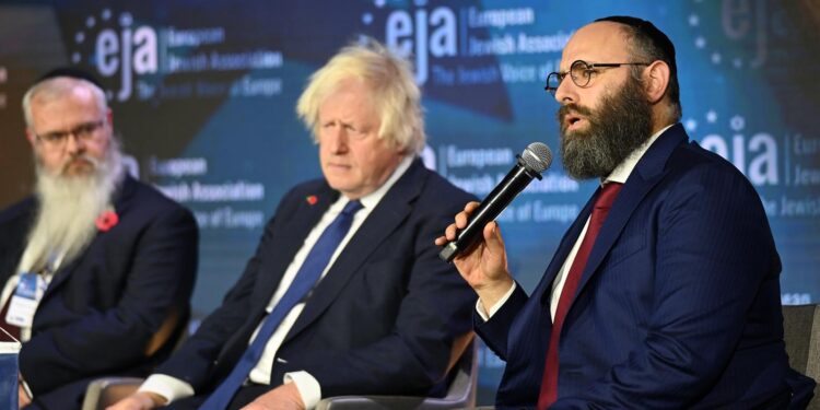 פולין: יו”ר איגוד הארגונים היהודים באירופה למנהיגי היבשת: אלו ימים אפלים ביותר מאז השואה