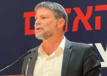 מאיים על המאיימים: סמוטריץ לבנקים: אכפיל לכם את המס