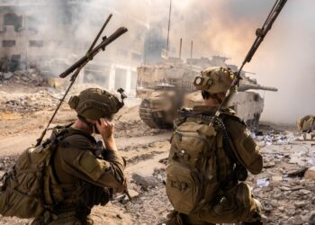 מחבלים יצאו ממנהרה ופגעו בחיילים – חמישה נפצעו