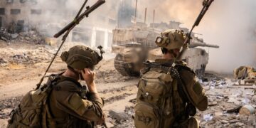 מחבלים יצאו ממנהרה ופגעו בחיילים – חמישה נפצעו