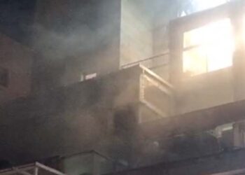 ירושלים: שריפה בשכונת רמות – ילד חולץ במצב אנוש