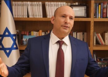 צפו בפאדיחה של בנט: חבר’ה ביקשתי בלי