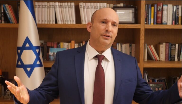 צפו בפאדיחה של בנט: חבר'ה ביקשתי בלי