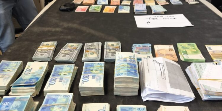 מודיעין עילית: שלושה נעצרו בגין פעילות החלפת כספים לא חוקית